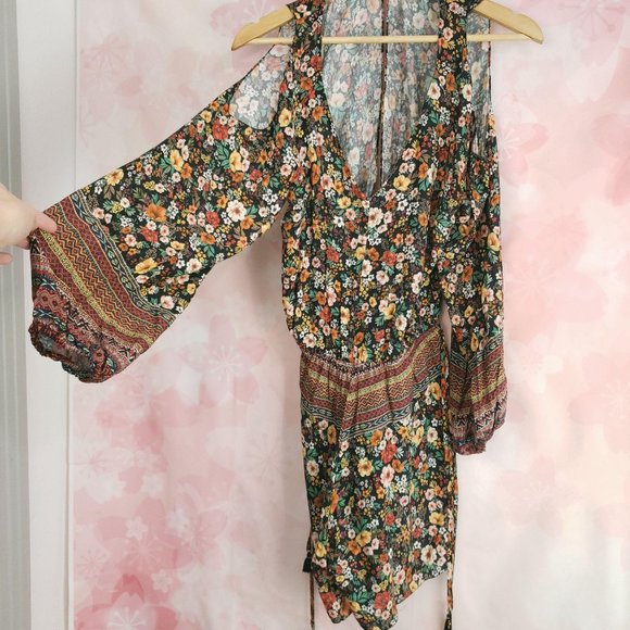 Farm Rio Cold Shoulder Floral Rare V Neck Romper - Picture 5 of 10